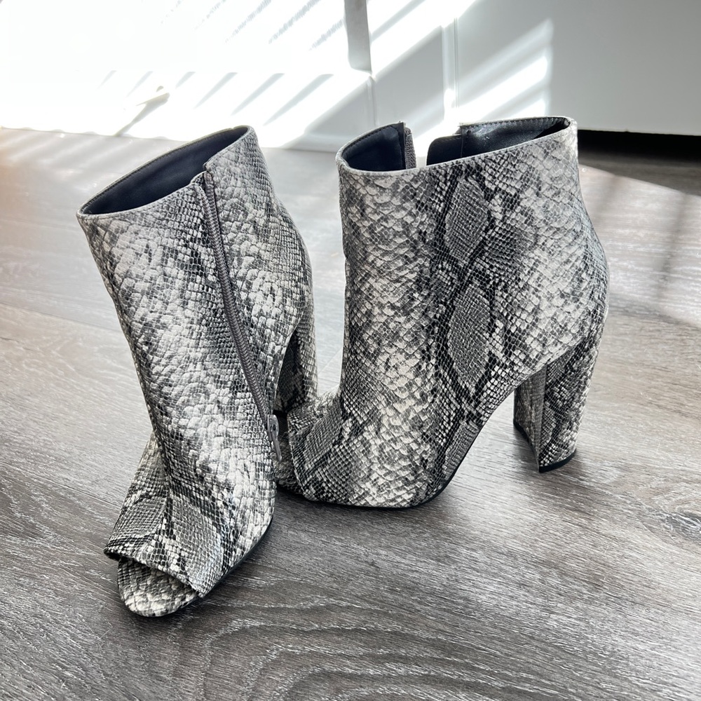 Windsor Snake Print Open toes boots